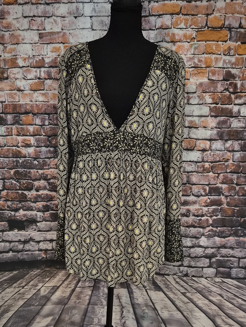 Free People Navy Rolling Hills  V-Neck Long-Sleeve Tunic